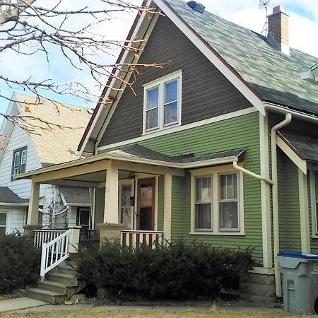 Comfortable 3 Bedroom Craftsman Bungalow In Milwaukee'S Bay View Neighborhood Esterno foto