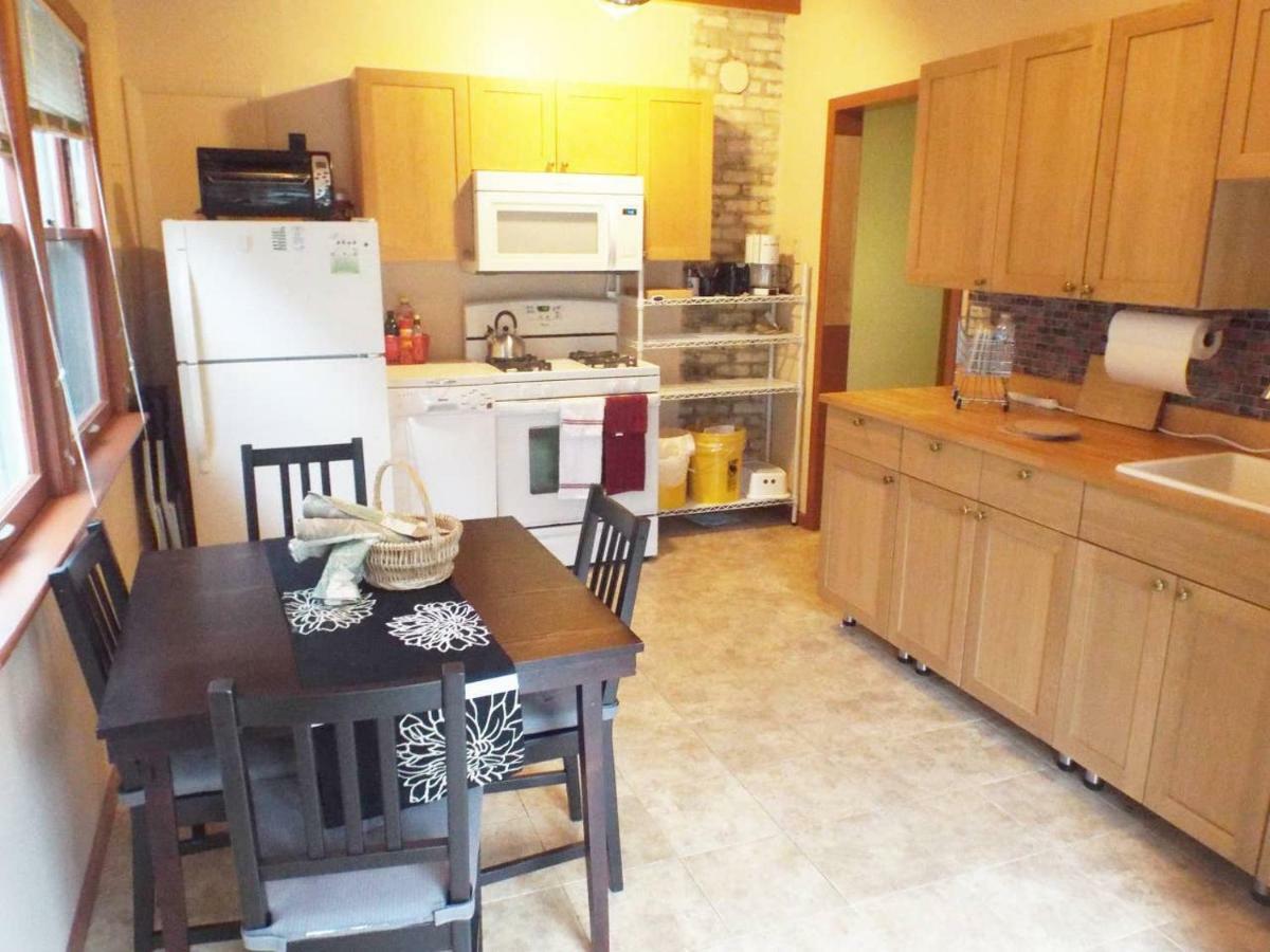 Comfortable 3 Bedroom Craftsman Bungalow In Milwaukee'S Bay View Neighborhood Esterno foto